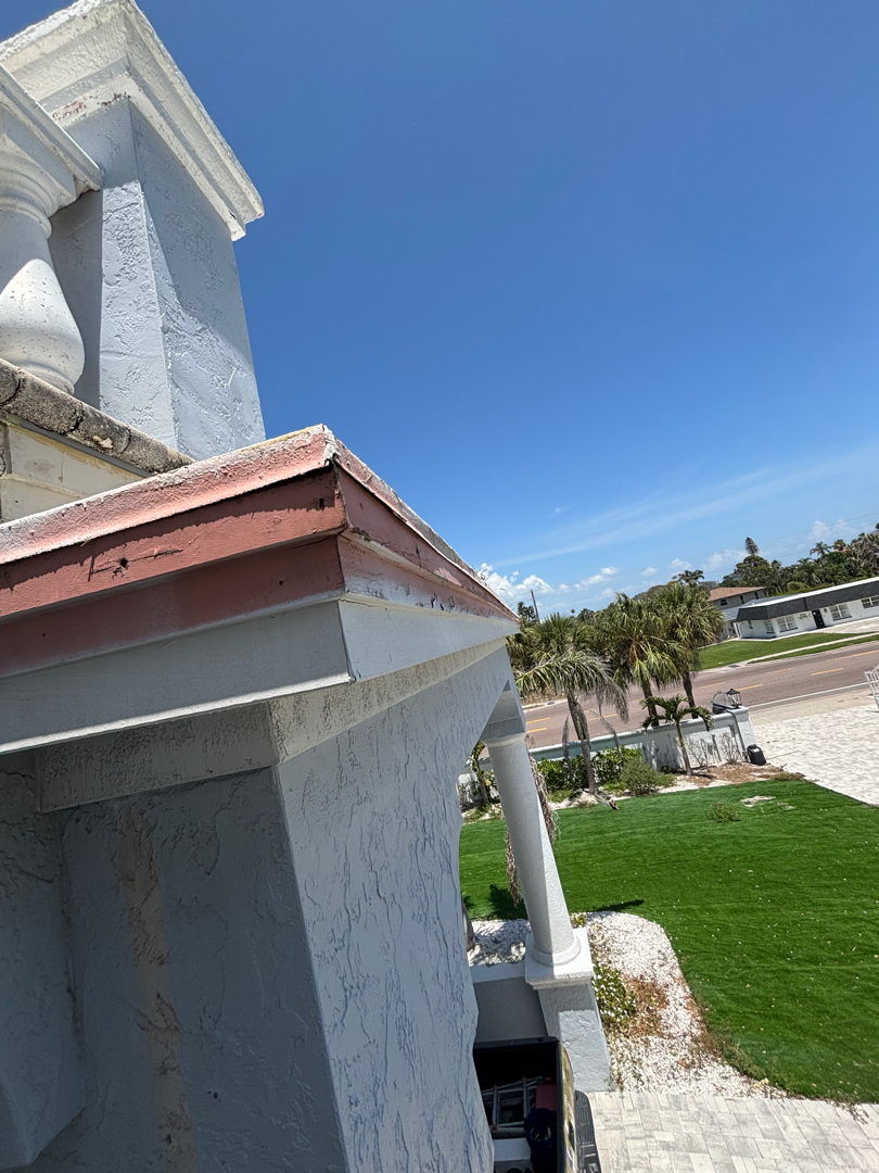 NEW 6'' Seamless Gutters & Downspouts photo 1