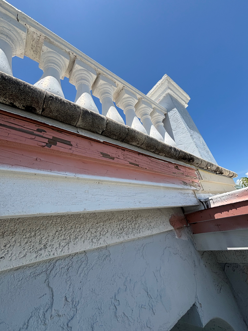 NEW 6'' Seamless Gutters & Downspouts photo 2