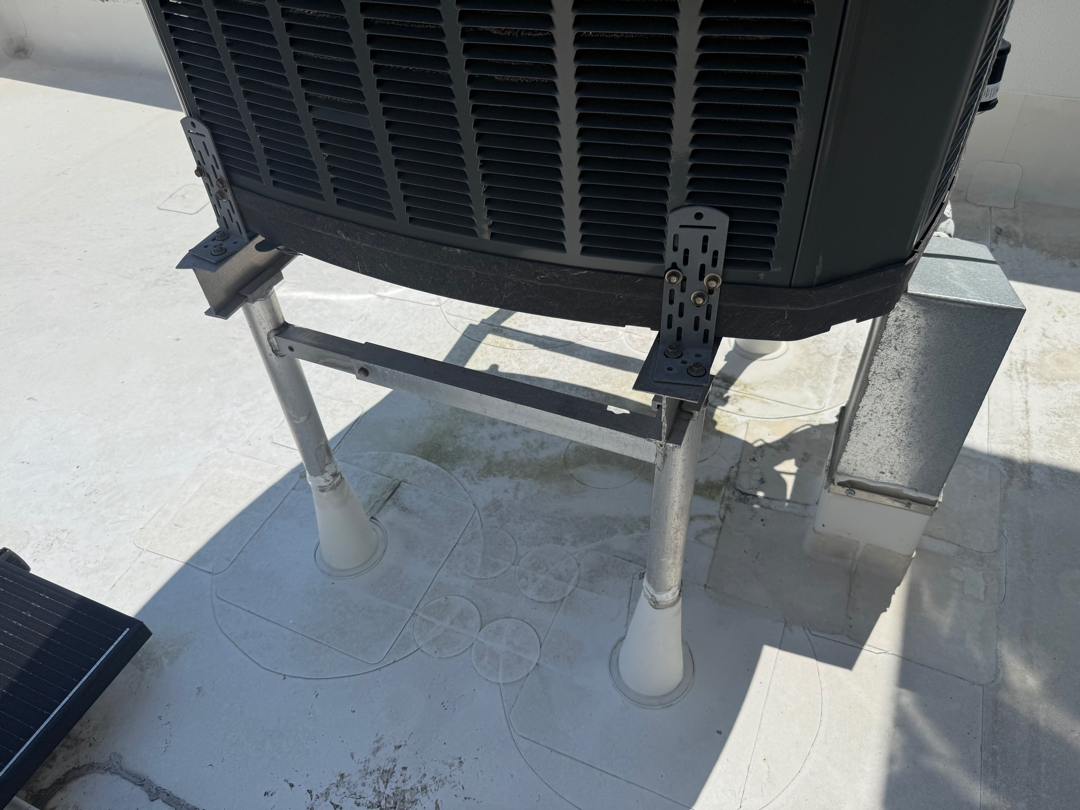 Roof maintenance service photo 1